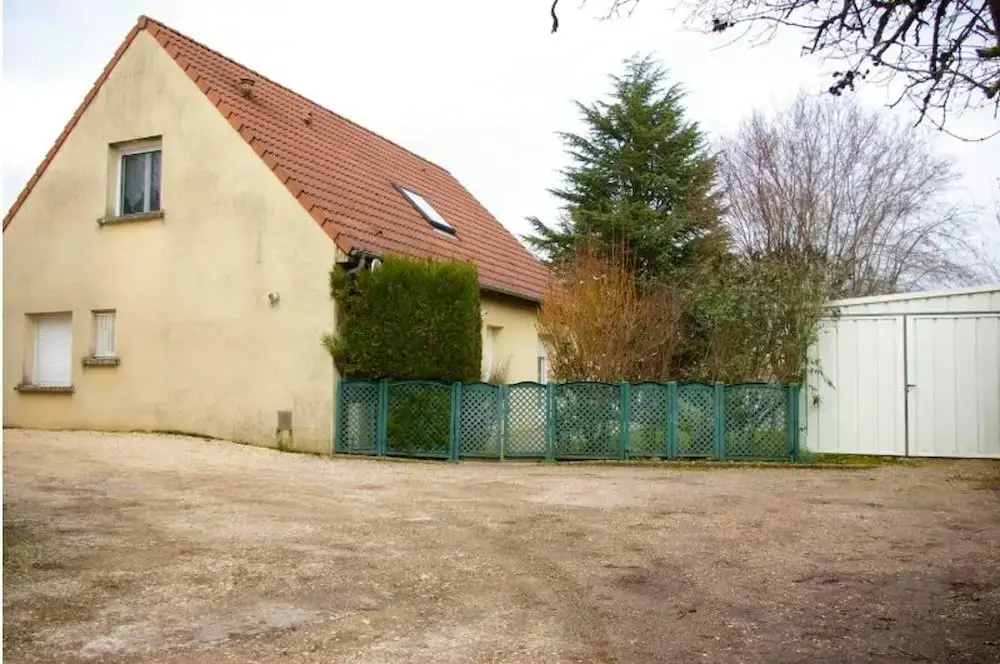 House With 4 Bedrooms in Chenôve, With Enclosed Garden and Wifi
