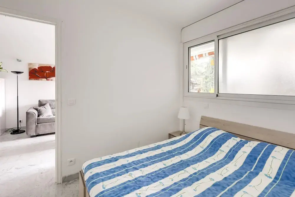 4 people apartment - AC and swimming pool by Weekome