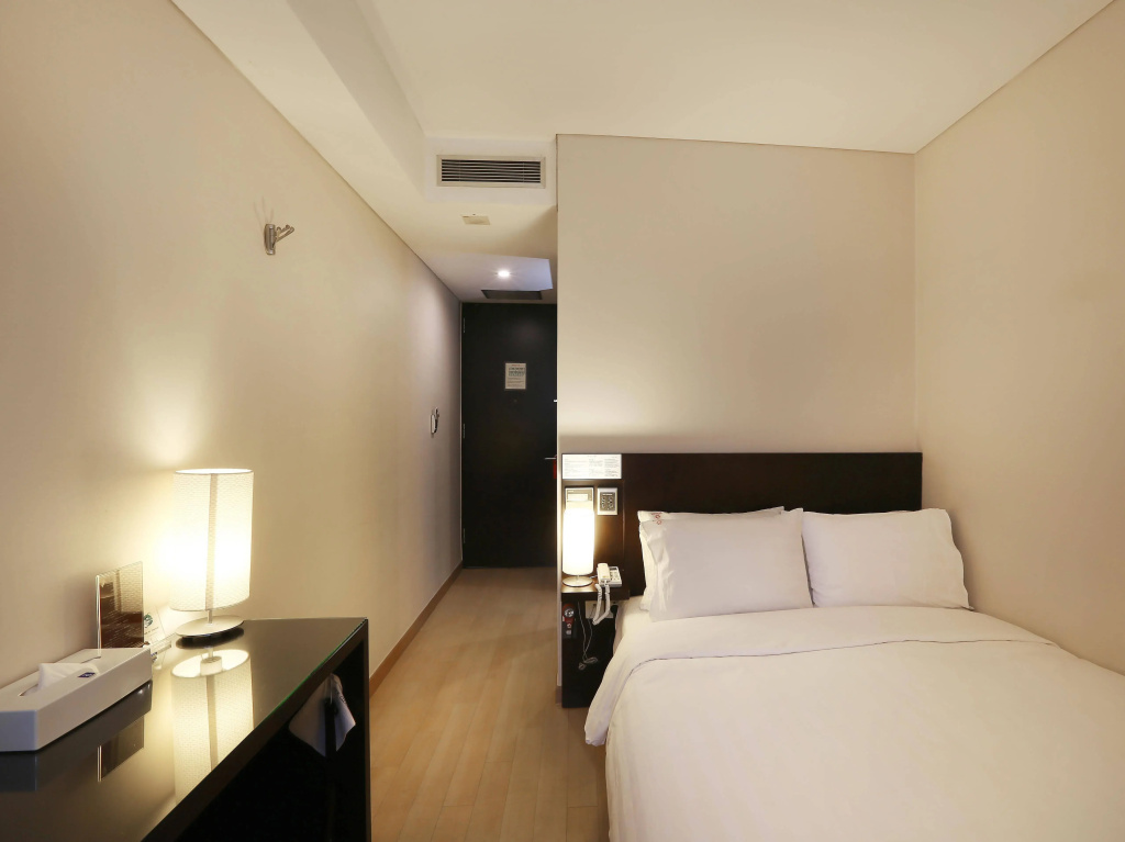 Doulos Hotel