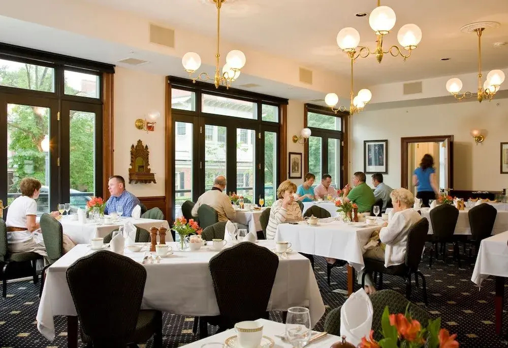Saratoga Arms Hotel