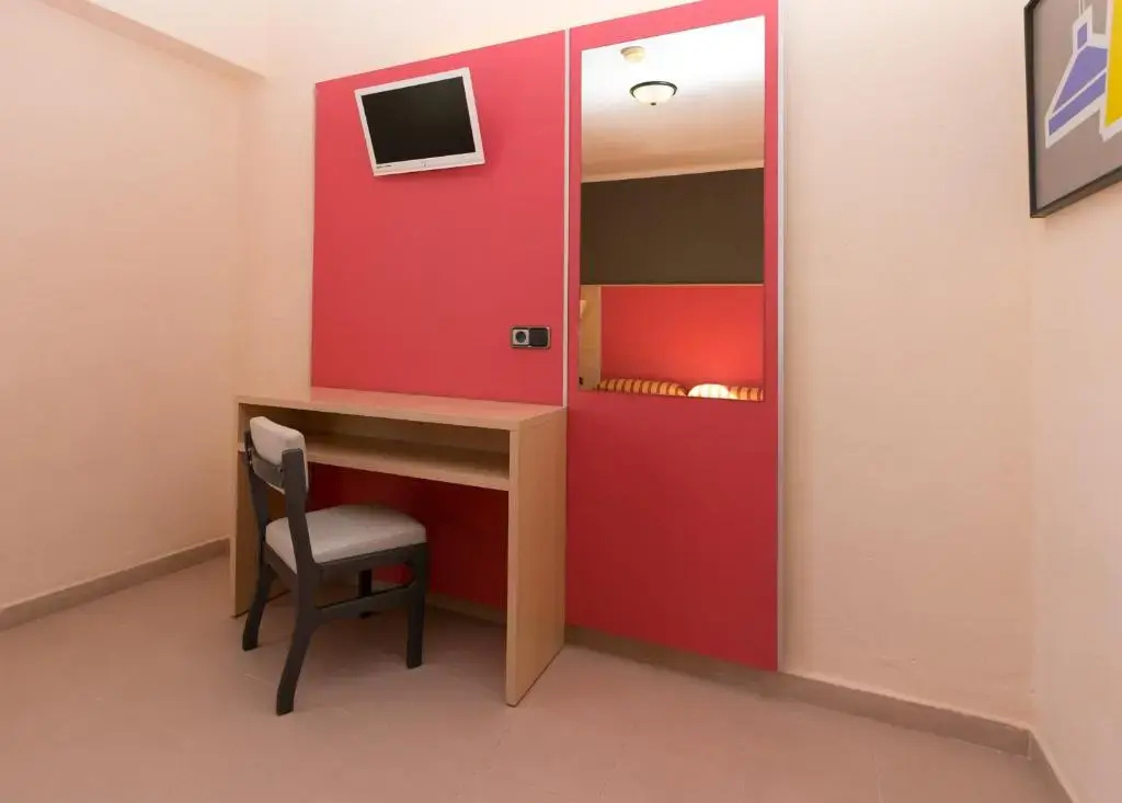 The Red Hotel by Ibiza Feeling - Adults only
