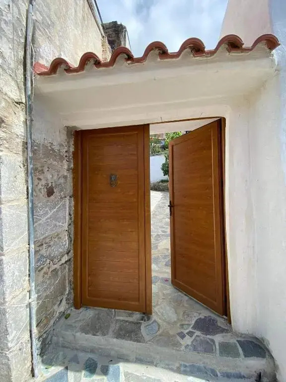 Giannis-Kleopatra House 1