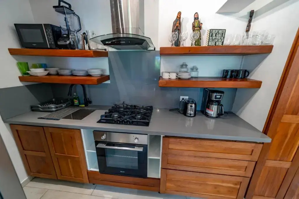 KITE BEACH Oceanfront LUXURY 2 BEDROOM - All new in 2022