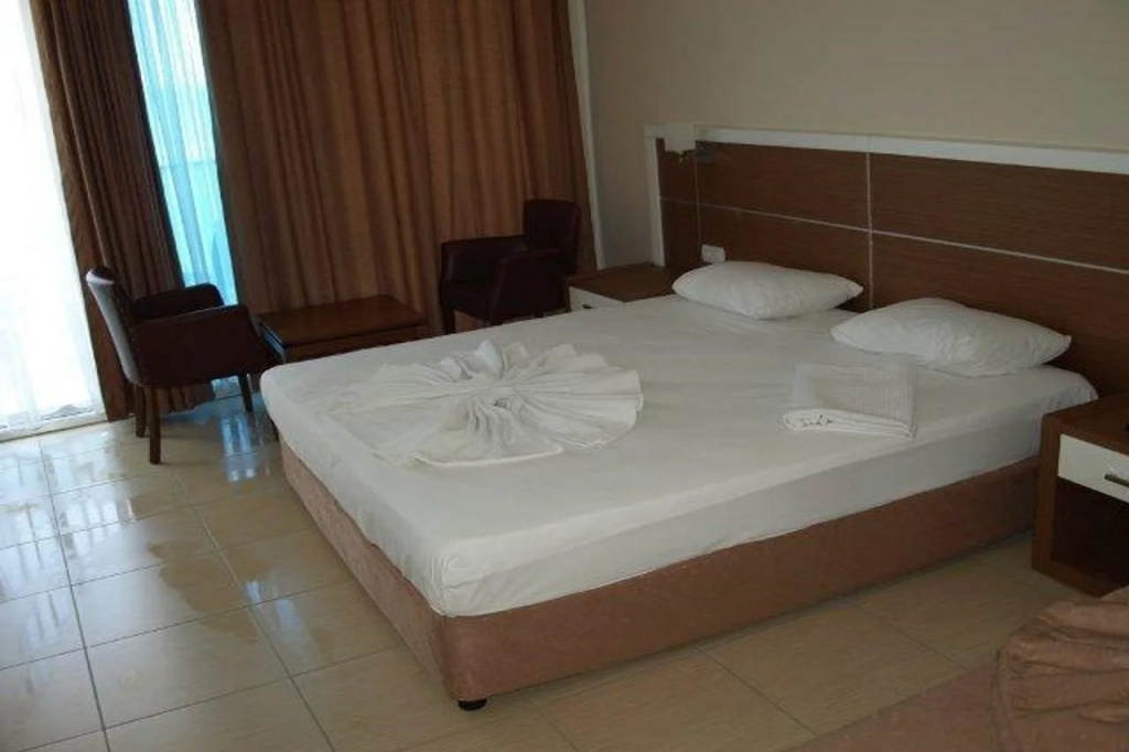 Отель Venessa Beach 