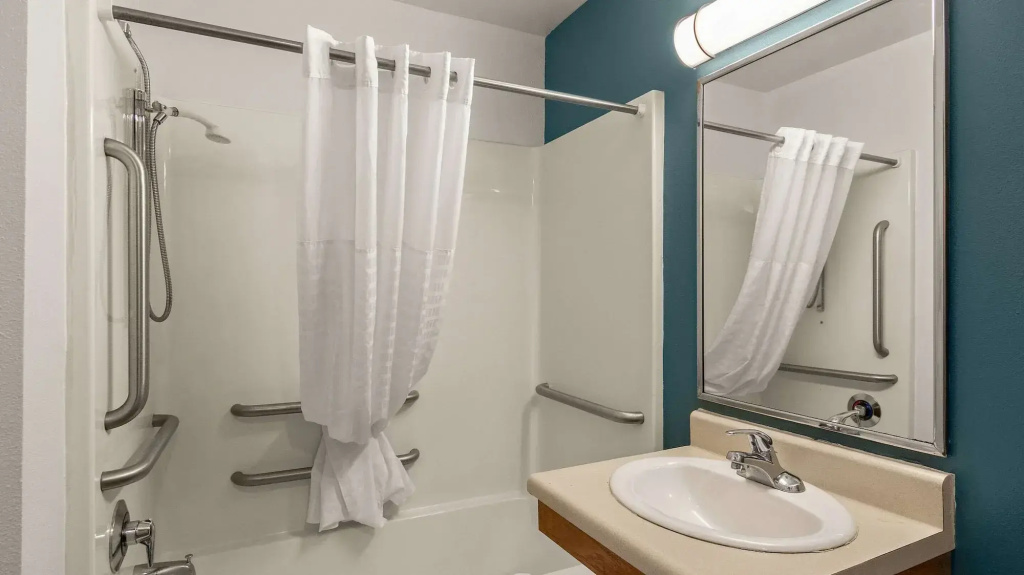 WoodSpring Suites Evansville