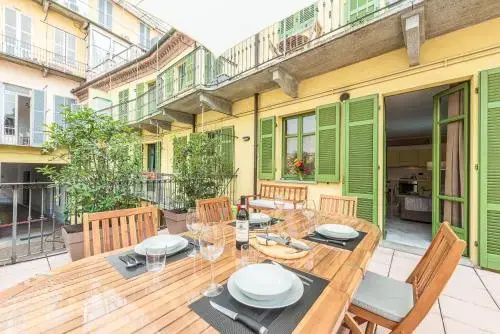 Il terrazzo e l'appartamento diVino