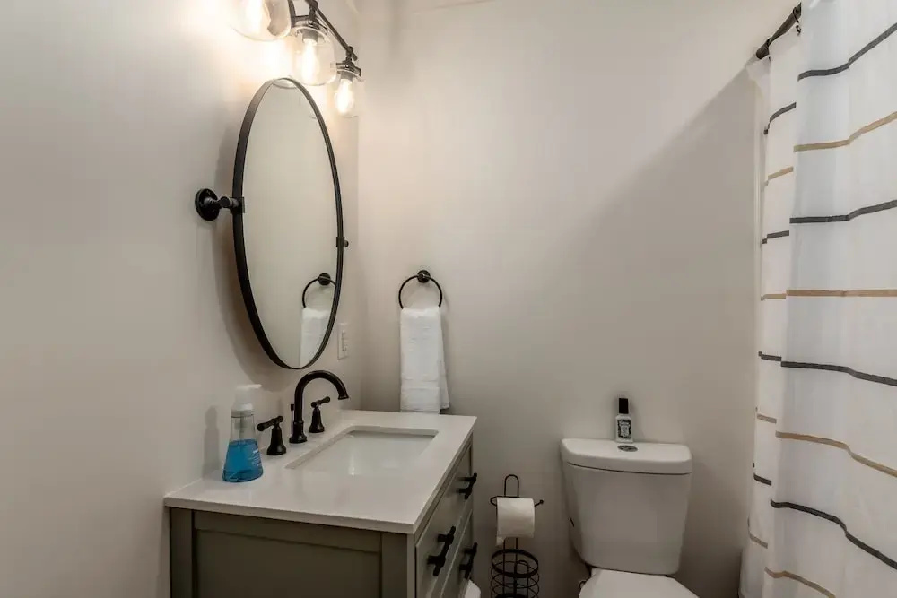 Bayfront Bungalow - 1426 Cadillac 3 Bedroom Home by RedAwning
