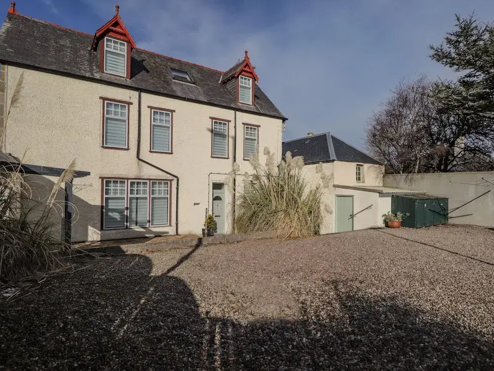 1 Seafield Street