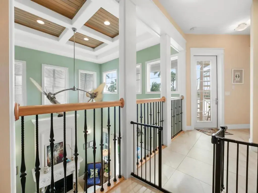 Lost Treasure, New Property, 3 BR+, Guest Suite, Ocean View, Pets, Sleeps 8