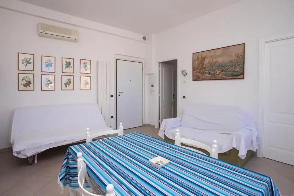 N236 - Numana, bilocale vista mare nel cuore del paese