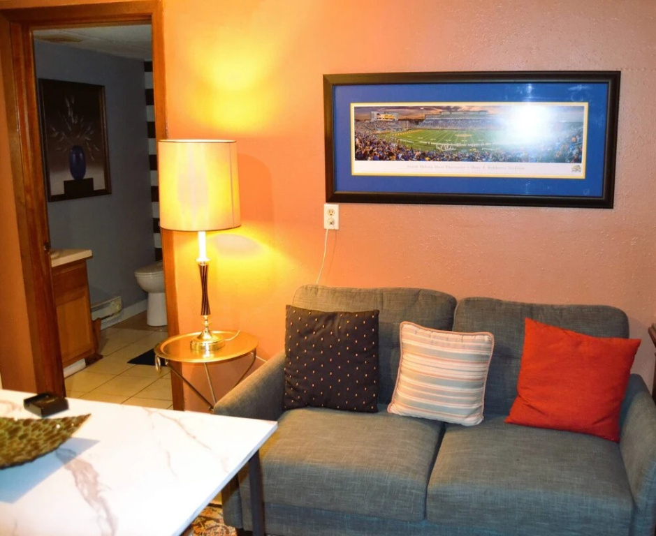 Gather Here 9br, 5BA Group