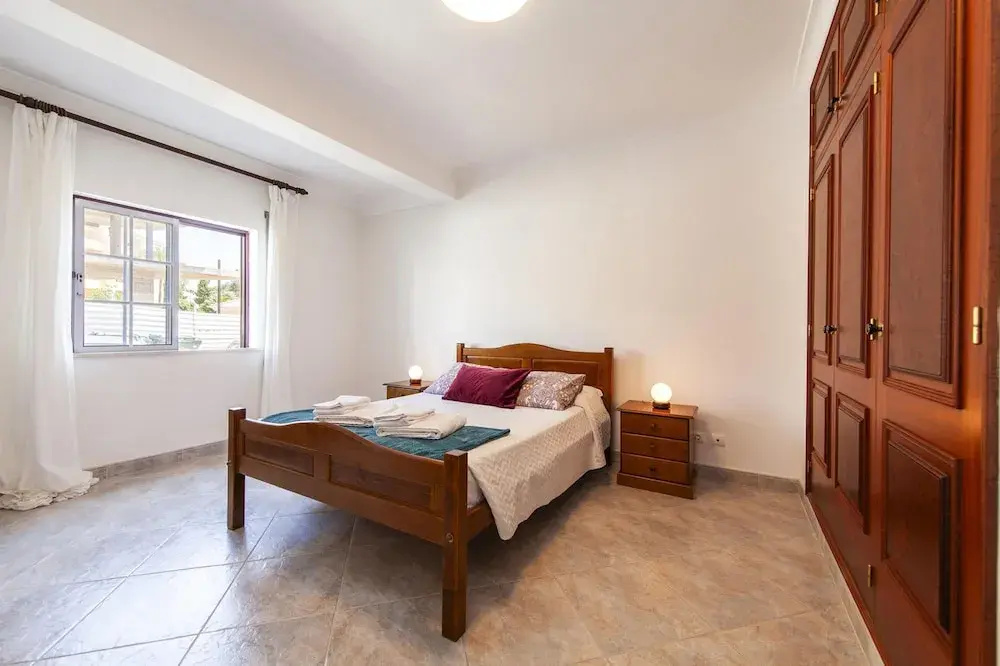 W 01 - Bedroom 1 in Topside Luz Guesthouse