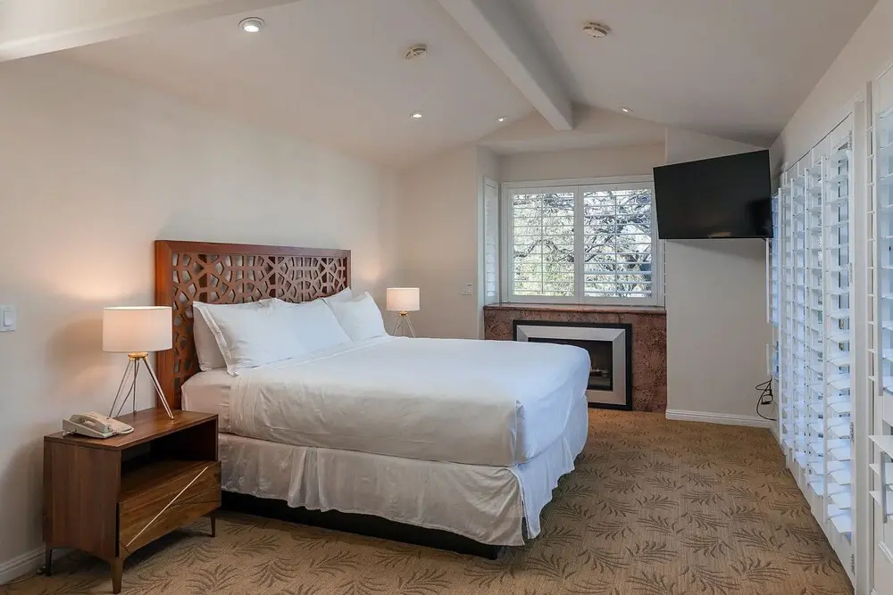 Saratoga Oaks Lodge