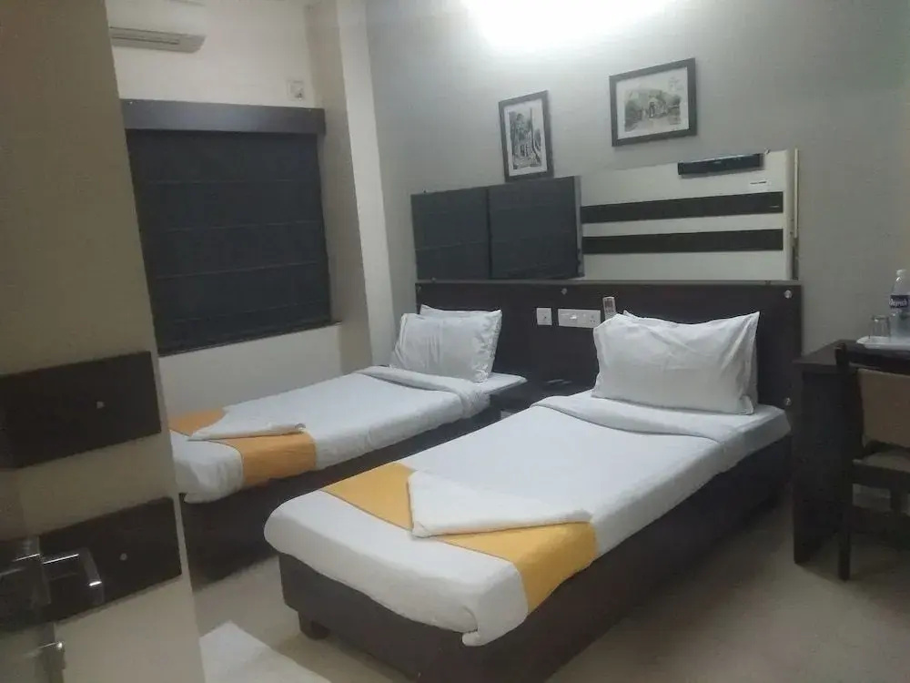 Jk Rooms 141 Peanut Nr Central Mall