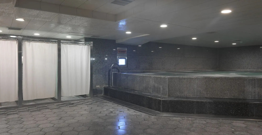 Monarch Plaza Hotel