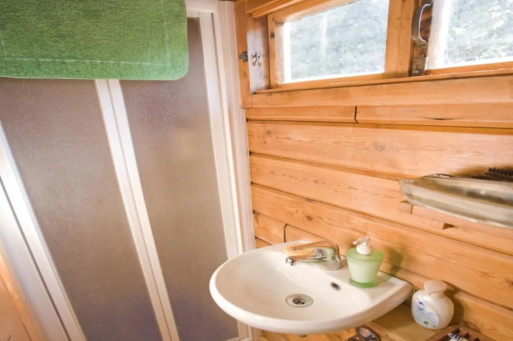 Seccione Chalet 1 Finnish pine cottage with outdoor area overlooking the sea-CHALET SECCIONE 1