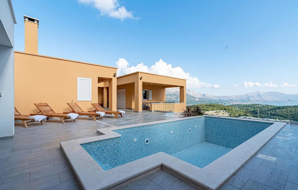 Stunning Home In Zrnovo With Wifi