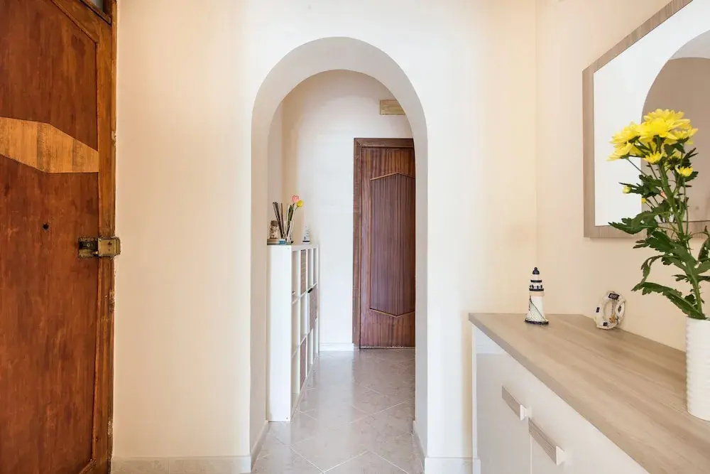 Casetta Vista Mare in Piazza a Mondello by Wonderful Italy
