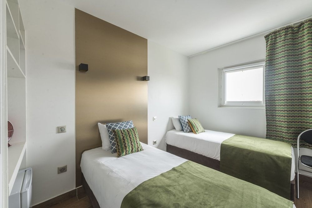 Hotel Zola 45 Bezons La Defense
