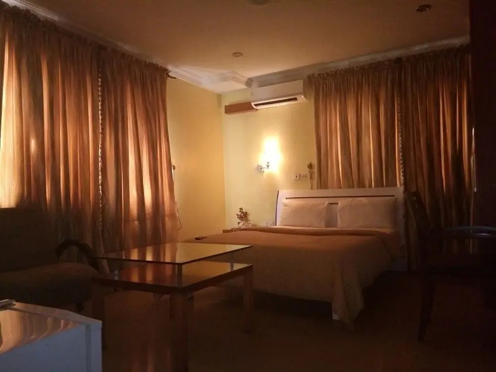 Eskimo suites