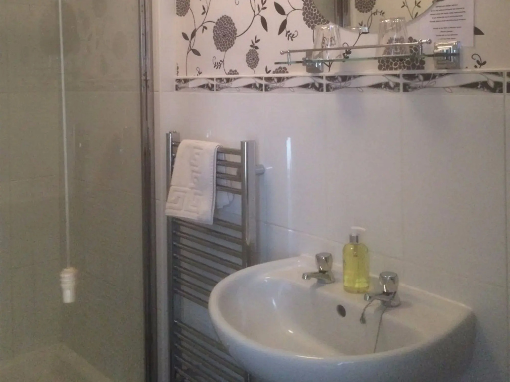 Glenora Guest House