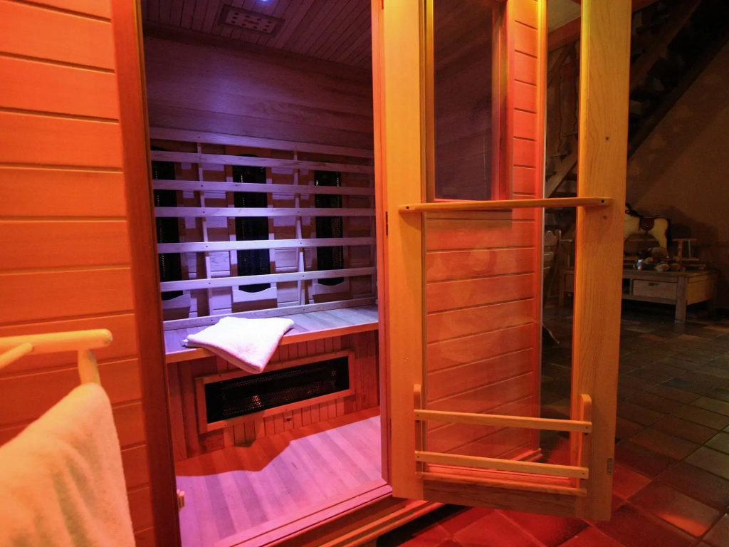 Secluded Farmhouse in Balkbrug with bubble bath