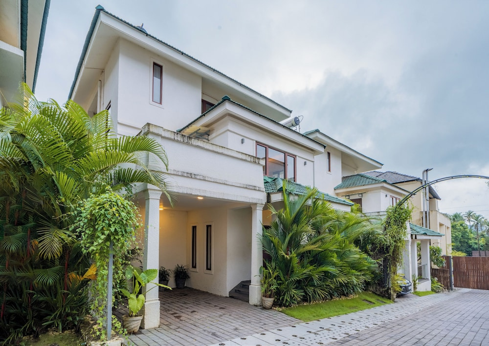 ELIVAAS 3 BHK with Pvt Pool - Azalea