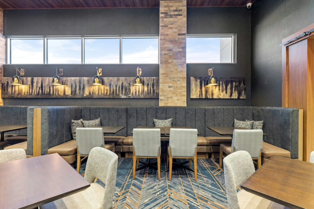 Embassy Suites By Hilton Irving Las Colinas