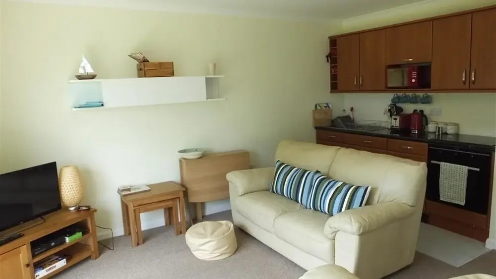 Devon Court 20