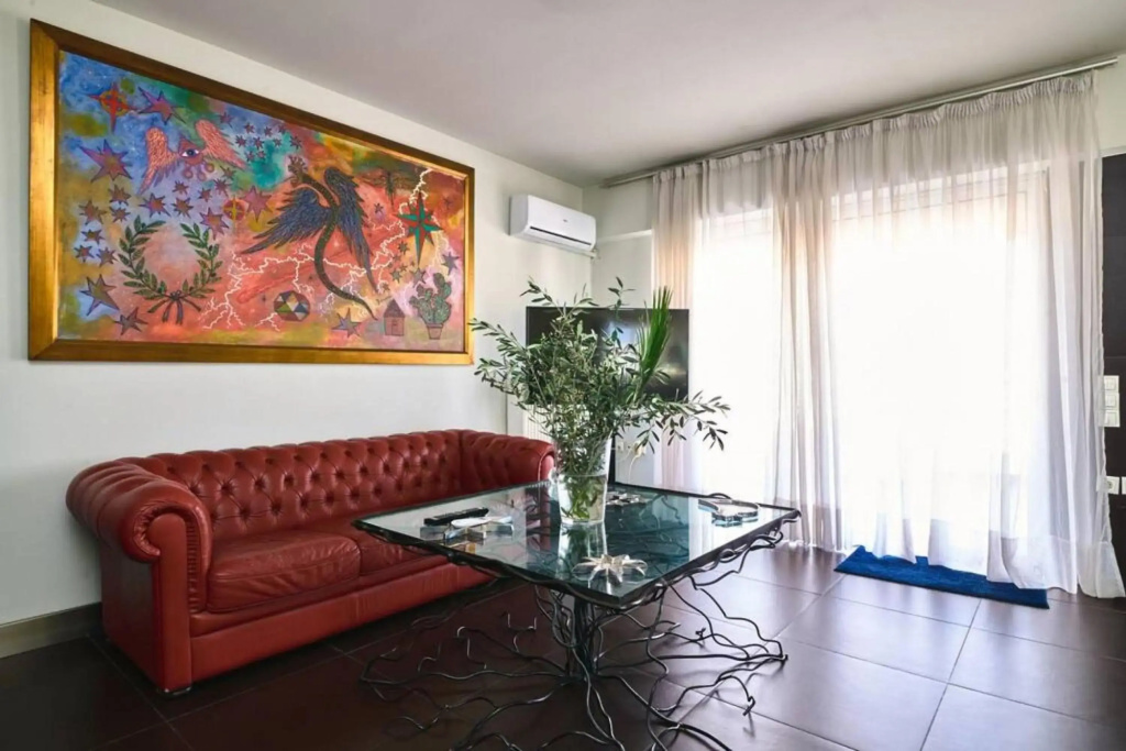 Pristine penthouse with Parthenon view by the pool