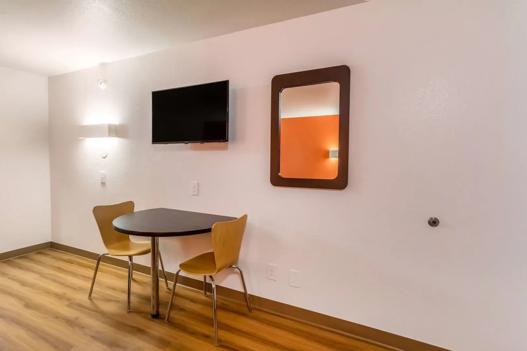 Motel 6-Arlington, TX - UTA