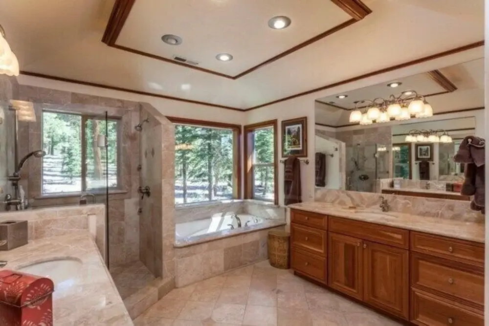 Estates Lodge Luxury Home By RedAwning