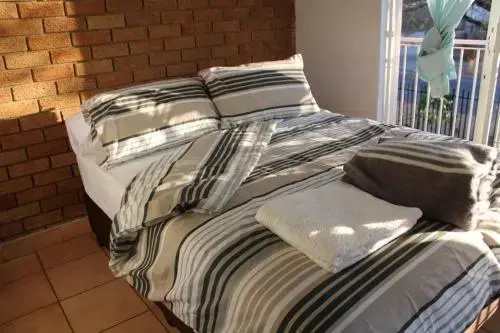 Warm, Comfy Duplex 5min Walk To North Park Mall