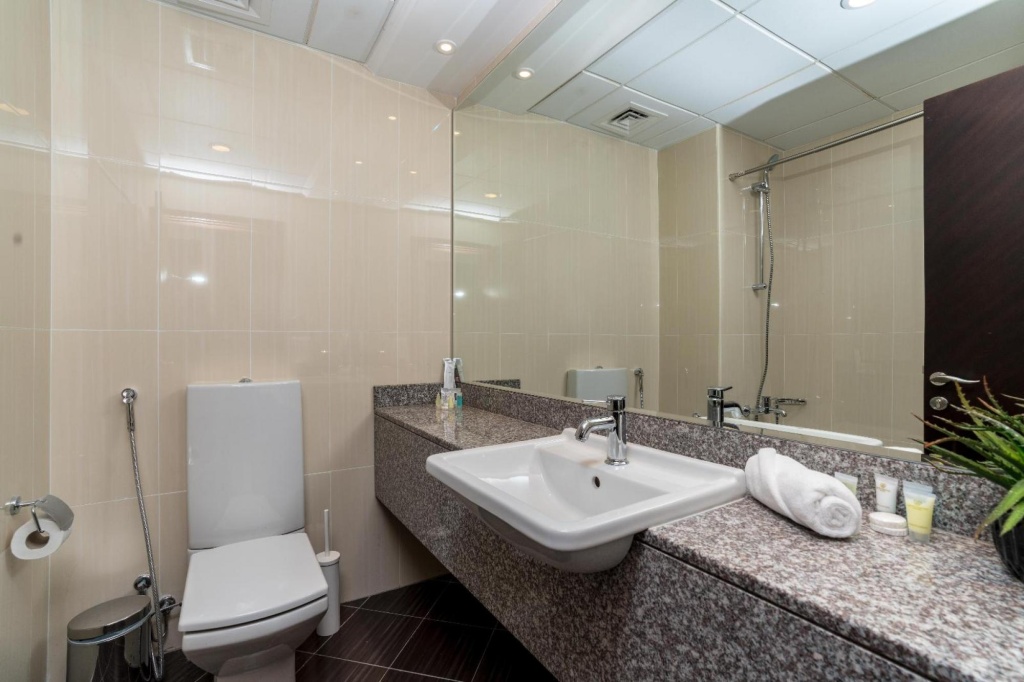 Luxury 300m2 Townhouse. Beach, Gym, Private Pool (2)
