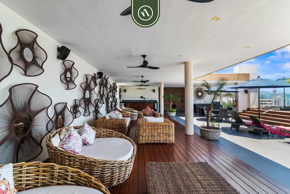 Centric 1 BR Condo With Gym Amazing Rooftop Pool