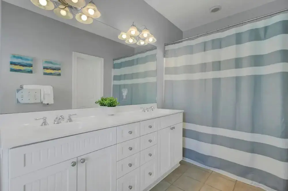 6 10th Avenue by Avantstay Steps to the Beach Pool 2691 Sqft