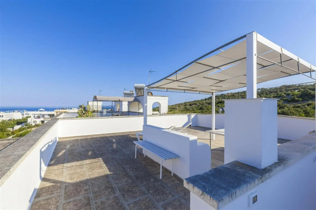 Holiday home with sea-view terrace in Castro-Bellaria PP