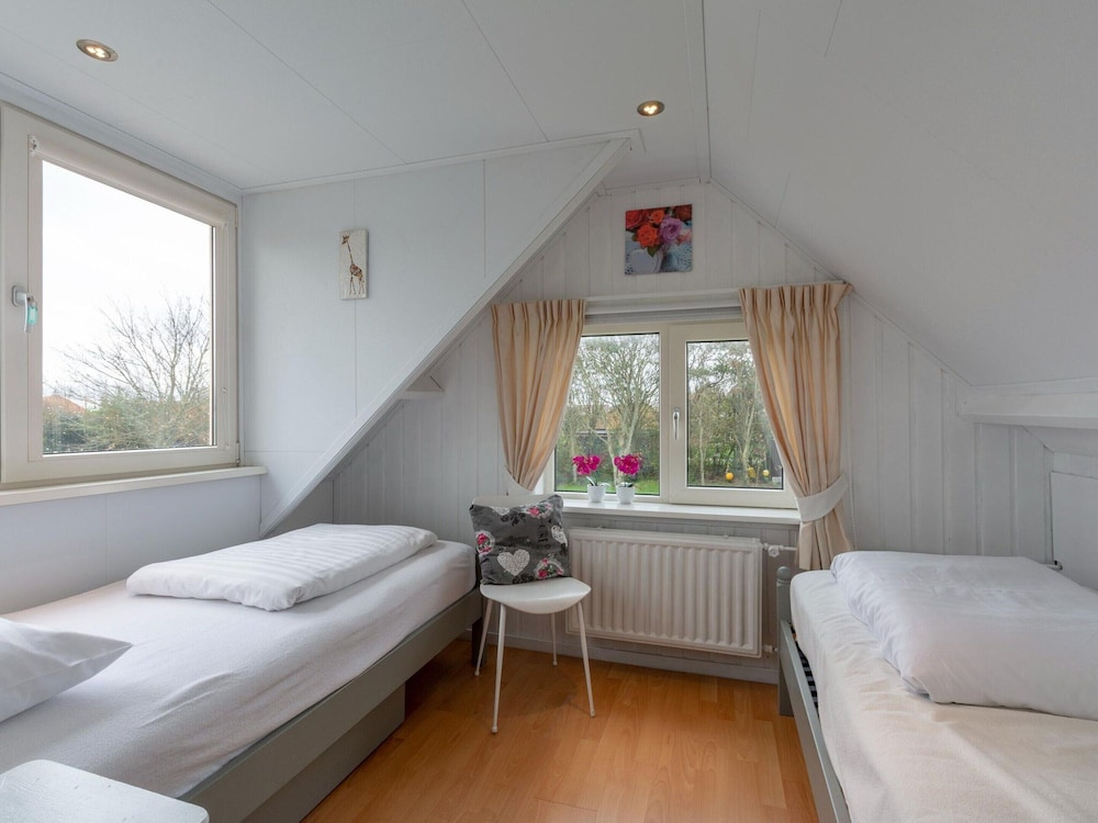 Klaproos, Holiday Home
