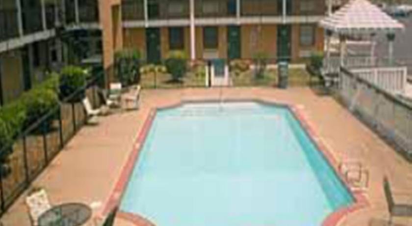 Budget Host Inn and Suites Memphis