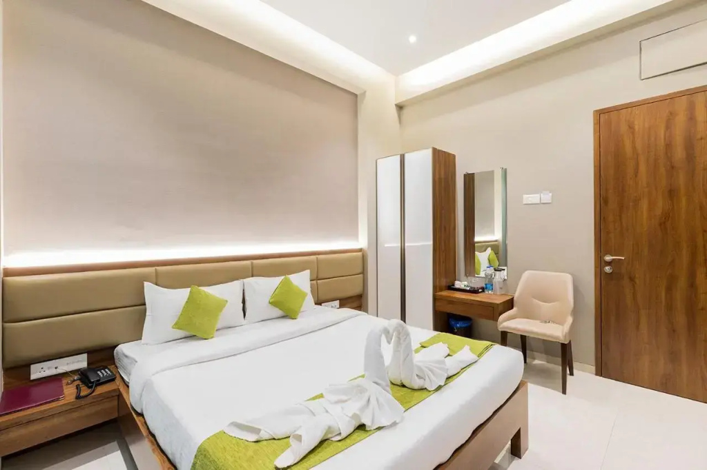 Hotel Seven Oaks