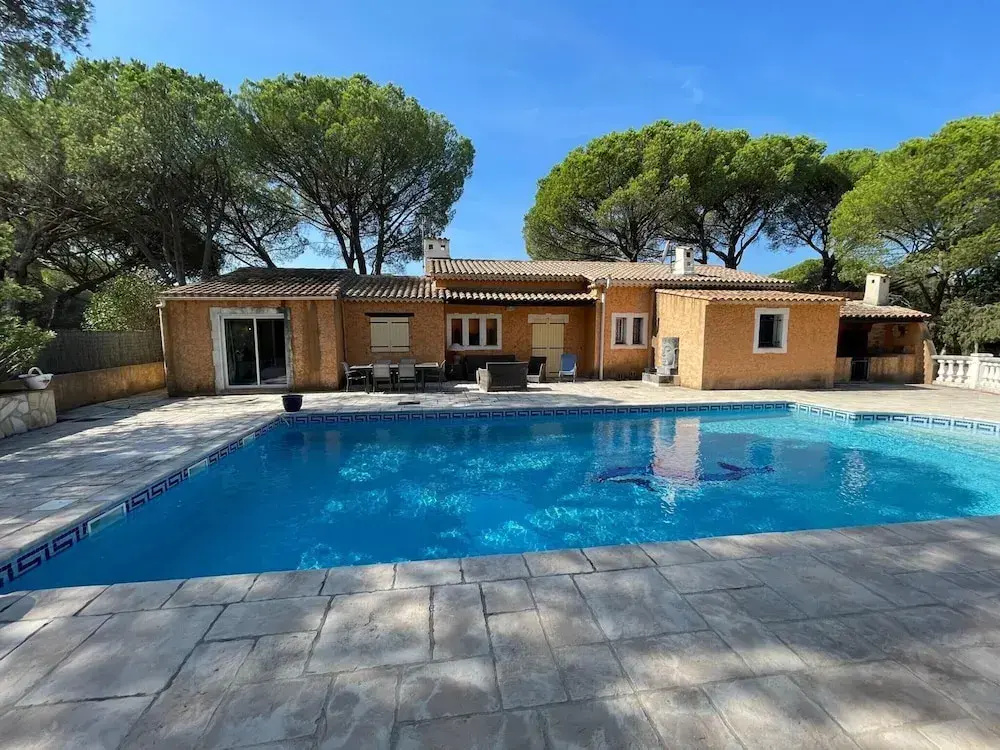 Villa in Vidauban with Pool and BBQ