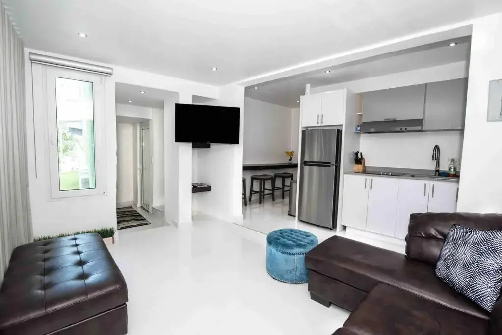 Modern 2BR with KingBed in Heart of Isla Verde Ave
