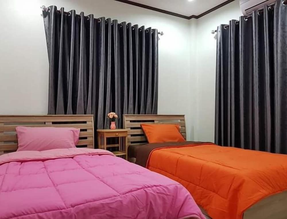 Baan Dear Home Stay