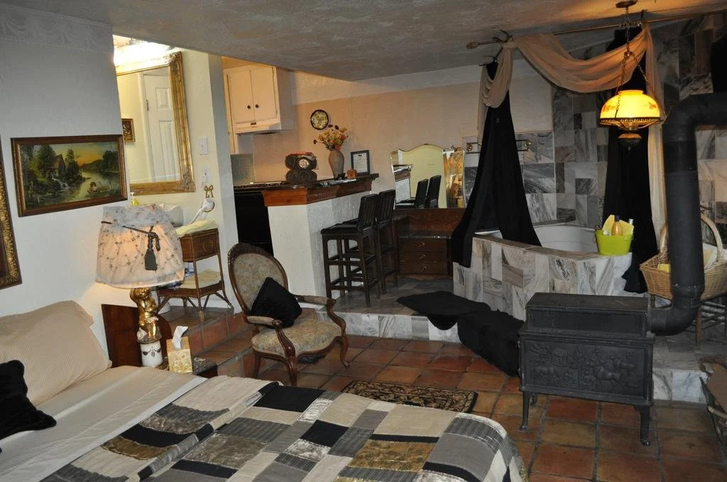 Pine Rose Inn