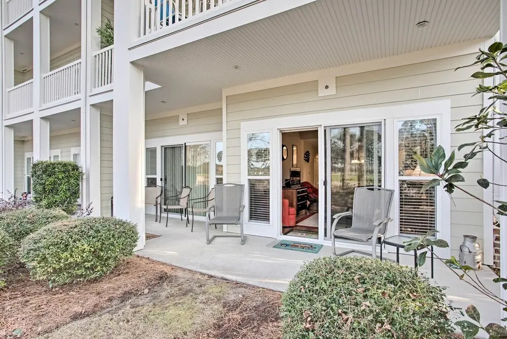 6 Mi to Boardwalk: Condo w/ Pool in Myrtle Beach