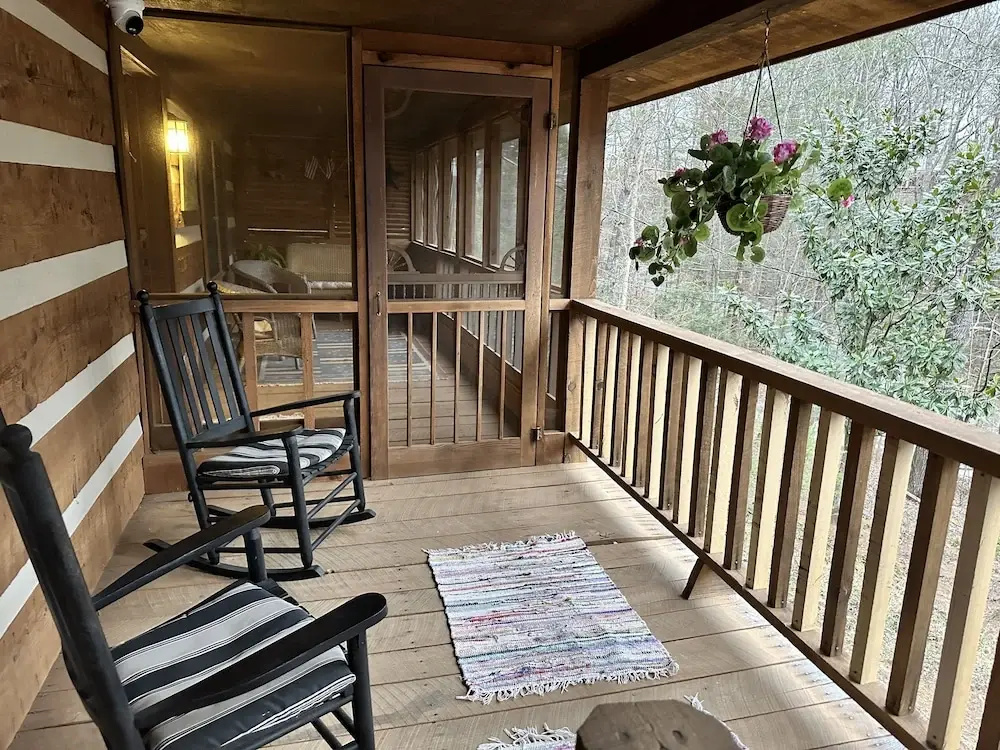 Bruno's Mountain Cave 3 Bedroom Cabin by RedAwning