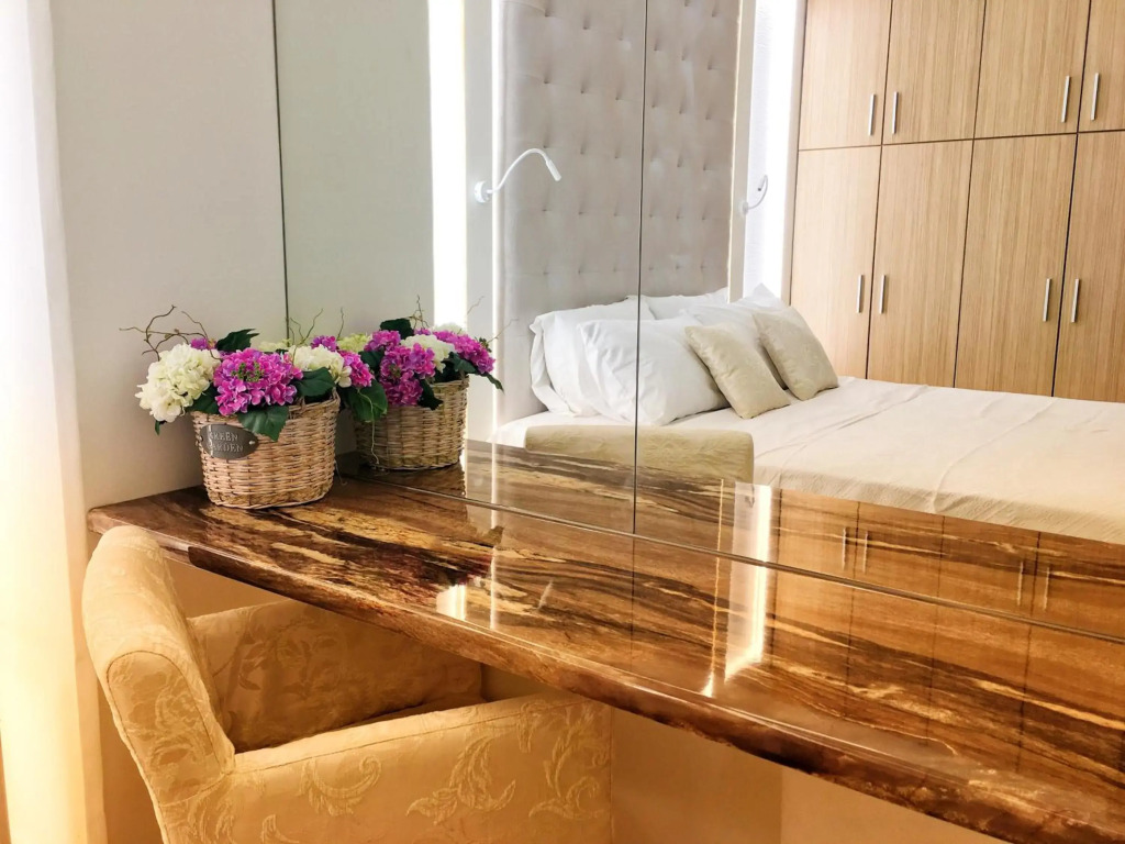 FlyViewFlatsGOLD PrivateHotTub with SeaView