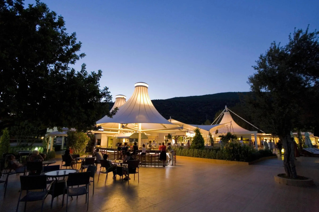 Latanya Park Resort 