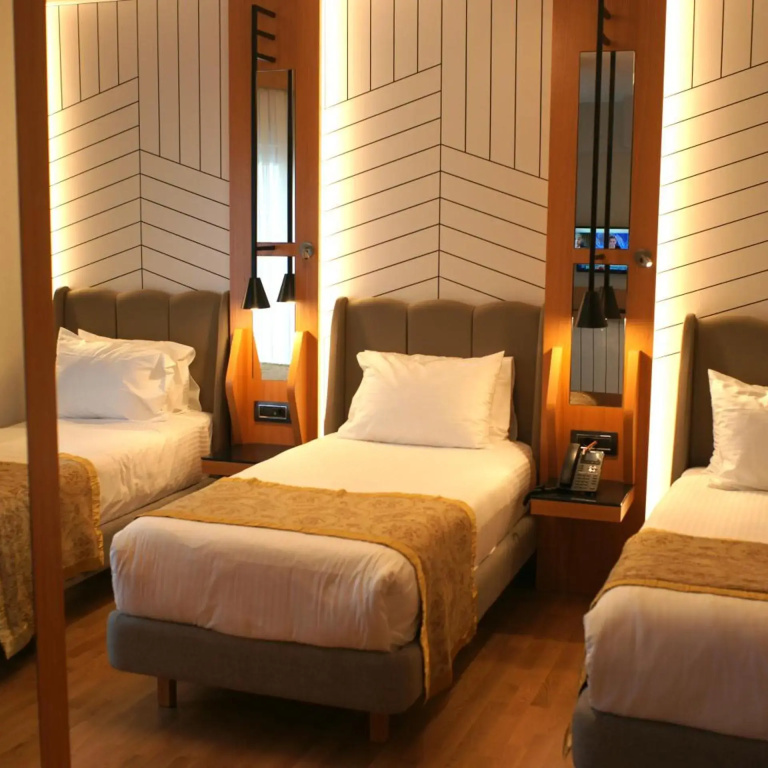 Maywood Hotel