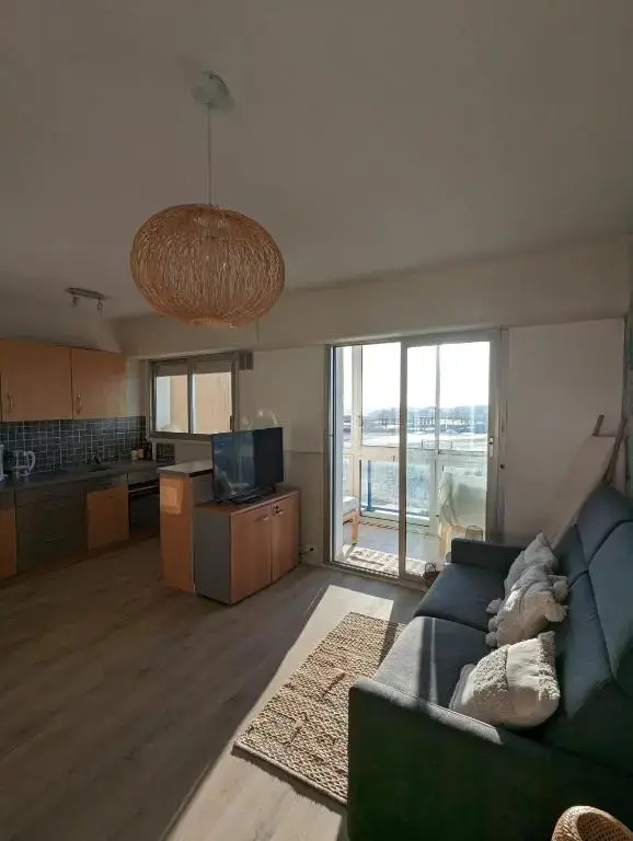 Nina STUDIO 5 PLACES AVEC VUE SUR LA BAIE AU PIED DES COMMERCES